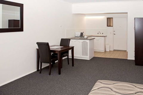 Comfort Inn & Suites Riverland - Accommodation Asia 5