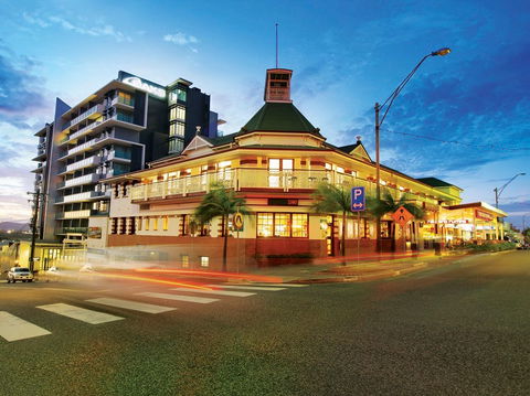 Oaks Grand Gladstone - Accommodation Asia 0