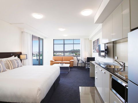 Oaks Grand Gladstone - Accommodation Asia 1