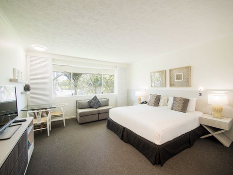 Oaks Oasis, Caloundra - Accommodation Guide 2