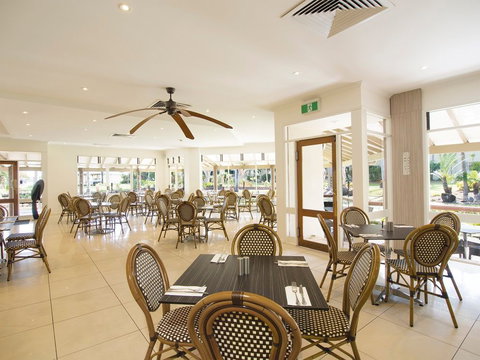 Oaks Oasis, Caloundra - Accommodation Guide 5