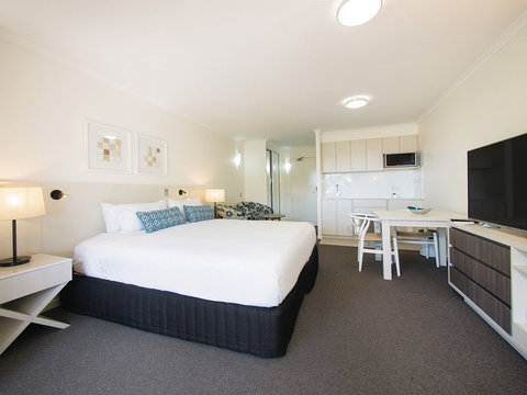 Oaks Oasis, Caloundra - Accommodation Guide 6