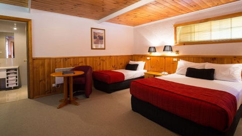 Tall Timbers - Accommodation Guide 1