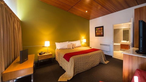 Tall Timbers - Accommodation Guide 11