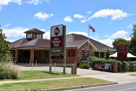 Best Western Plus All Settlers Motor Inn - Accommodation Asia 0