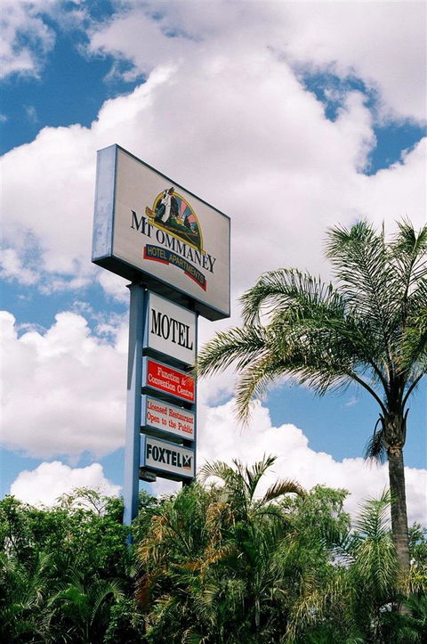 Mount Ommaney Hotel Apartments - Accommodation Guide 0