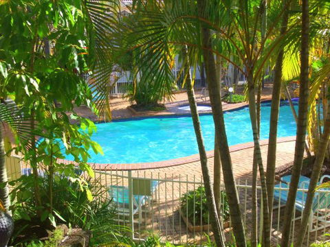 Bay Of Palms Resort - Accommodation China 1