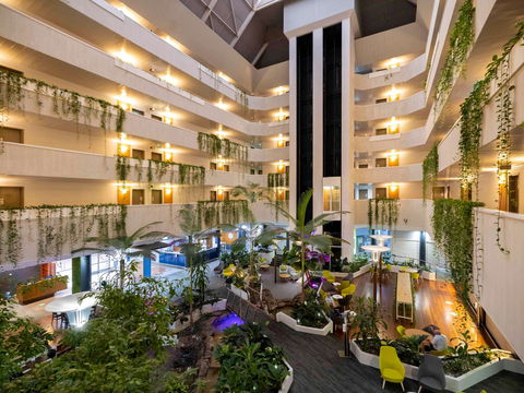 Novotel Darwin Atrium - Accommodation Guide 2