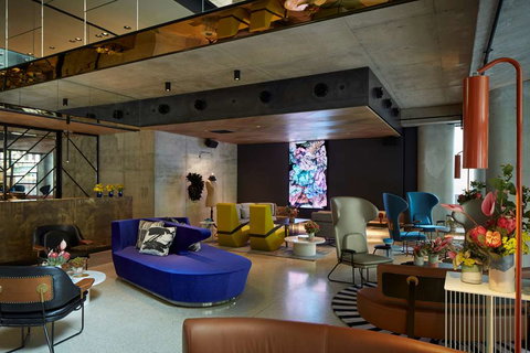 QT Melbourne - Accommodation China 1