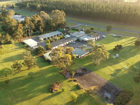 William Macintosh Motor Lodge - Accommodation Asia 0