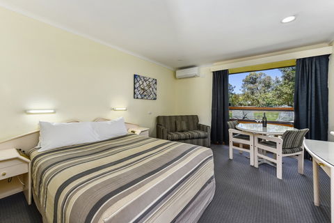 William Macintosh Motor Lodge - Accommodation Asia 1
