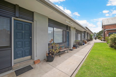 Hamilton Lakeside Motel - Accommodation Guide 0