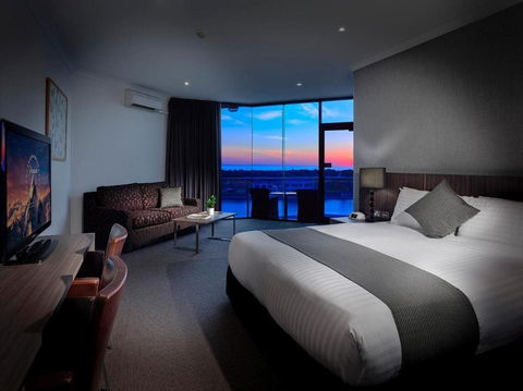 The Lakes Resort Hotel - Accommodation Asia 2