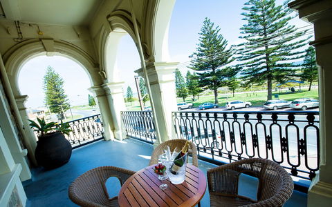 Largs Pier Hotel - Accommodation Asia 2