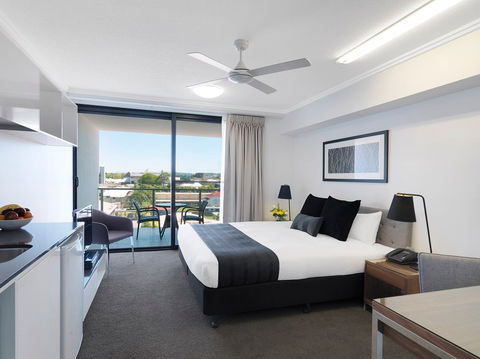 Oaks Carlyle - Accommodation Guide 2