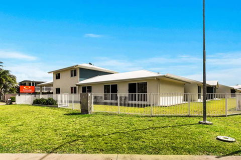 Econo Lodge Beachside - Accommodation Guide 0