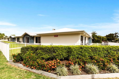 Econo Lodge Beachside - Accommodation Guide 1