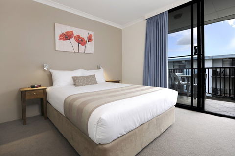Assured Waterside Apartments - Accommodation Asia 1