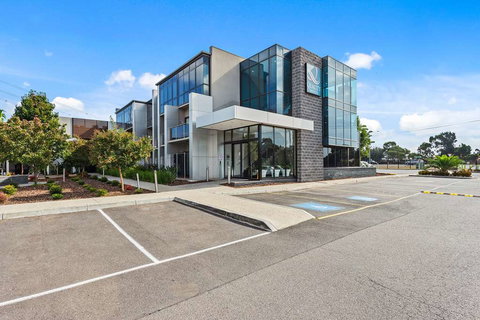 Quality Inn Taylors Lakes Motel - Accommodation Asia 1