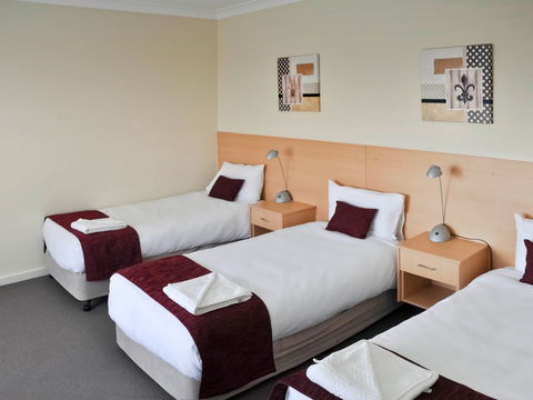Ibis Styles Orange - Accommodation Asia 4