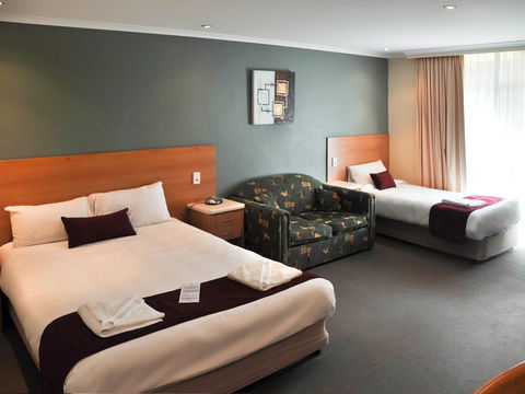 Ibis Styles Orange - Accommodation Asia 7