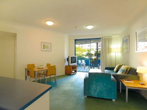 Oaks Calypso Plaza Resort - Accommodation Guide 5