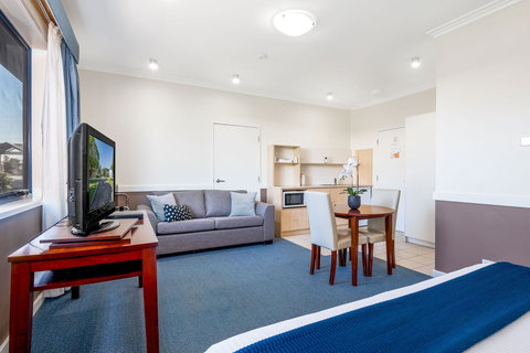 Hawkesbury Race Club Motel - Accommodation Asia 4
