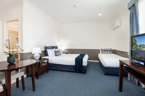 Hawkesbury Race Club Motel - Accommodation Asia 5