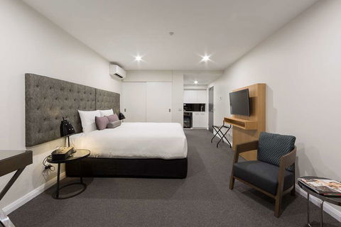 Avenue Hotel Canberra - Accommodation Asia 4