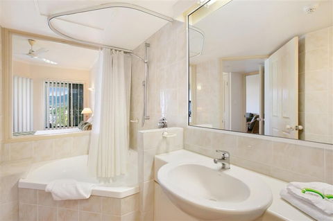 Tropic Towers Apartments - Accommodation Asia 6