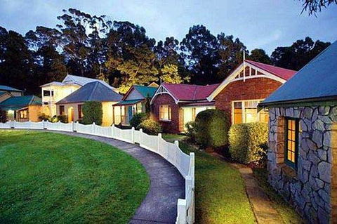 Strahan Village - Accommodation Asia 0