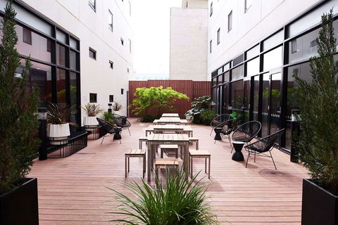 Essence Hotel Carlton - Accommodation Guide 1