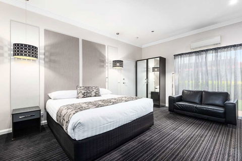 Comfort Inn Deakin Palms - Accommodation Guide 1