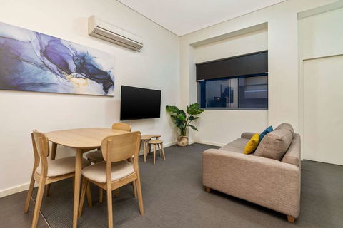 Terminus Apartment Hotel, Ascend Coll - Accommodation Guide 2