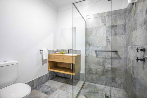 Nightcap at Exeter Hotel - Accommodation Asia 2