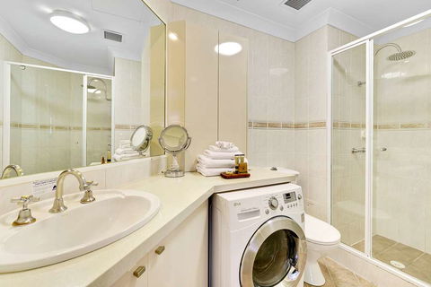 The Manor Apartment Hotel - Accommodation Asia 1