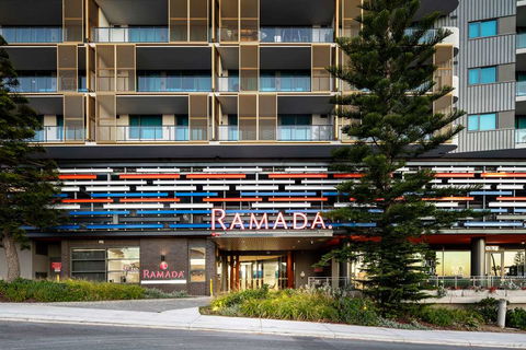 Ramada VetroBlu Scarborough Beach - Accommodation Asia 0