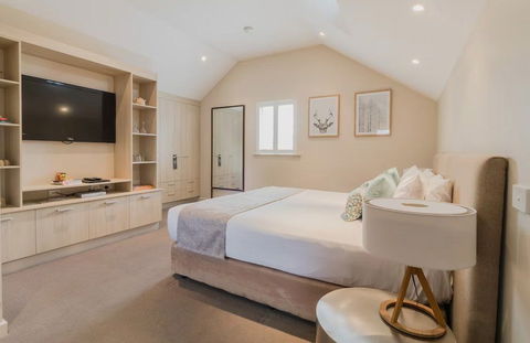 The Haus Studio Apartments - Accommodation Asia 1