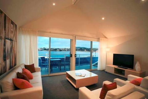 York Cove - Accommodation Guide 8