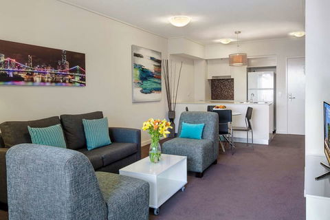Evolution Apartments - Accommodation Asia 1