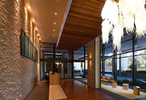 Oaks Mon Komo - Accommodation Guide 1