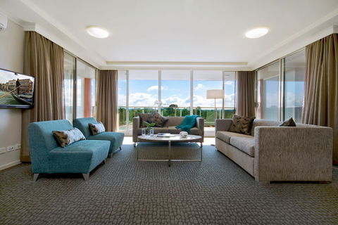Pacific Suites Canberra - Accommodation Asia 1