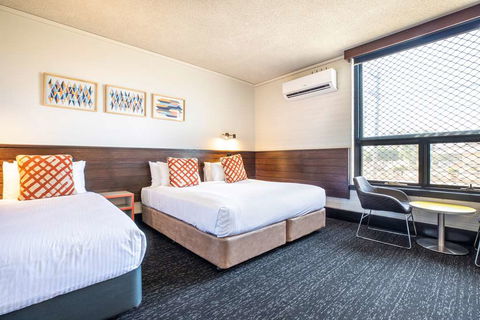 Nightcap At Glengala Hotel - Accommodation Guide 0