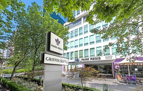 Park Regis Griffins Suites - Accommodation Guide 0