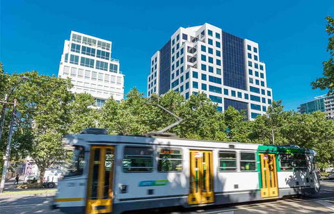 Park Regis Griffins Suites - Accommodation Guide 1