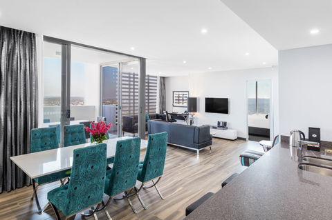 Meriton Suites Chatswood - Accommodation Guide 1