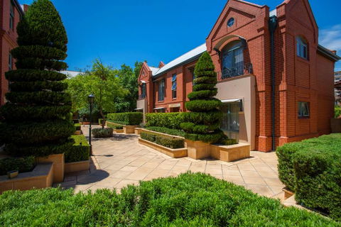 Majestic Old Lion Apartments - Accommodation Asia 1