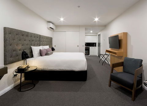 Avenue Hotel Canberra - Accommodation Asia 3