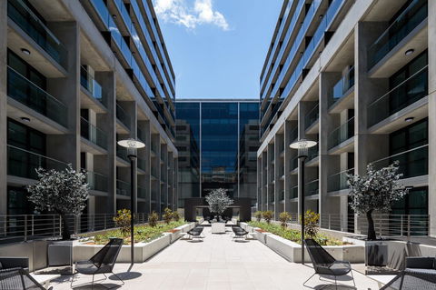 Avenue Hotel Canberra - Accommodation Asia 7