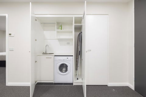 Avenue Hotel Canberra - Accommodation Asia 26